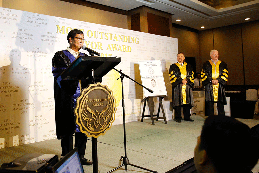 Mayor Edwin ‘EdSa’ Santiago delivers his acceptance speech after being awarded as one of 2017’s Most Outstanding Mayor in the Philippines by Superbrand Marketing International Inc.