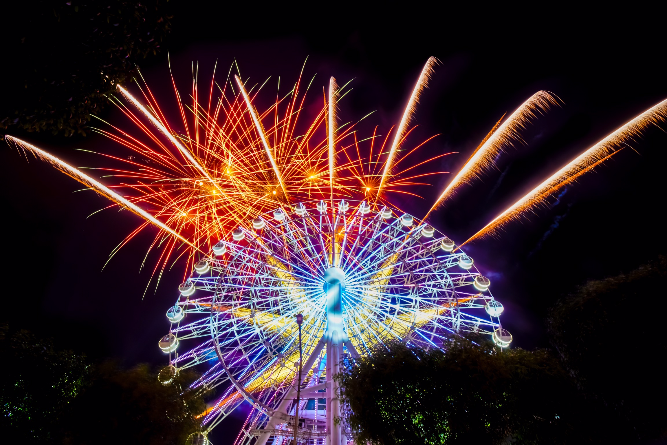 The Biggest Lantern of Hope at SM City Pampanga - iOrbit News Online