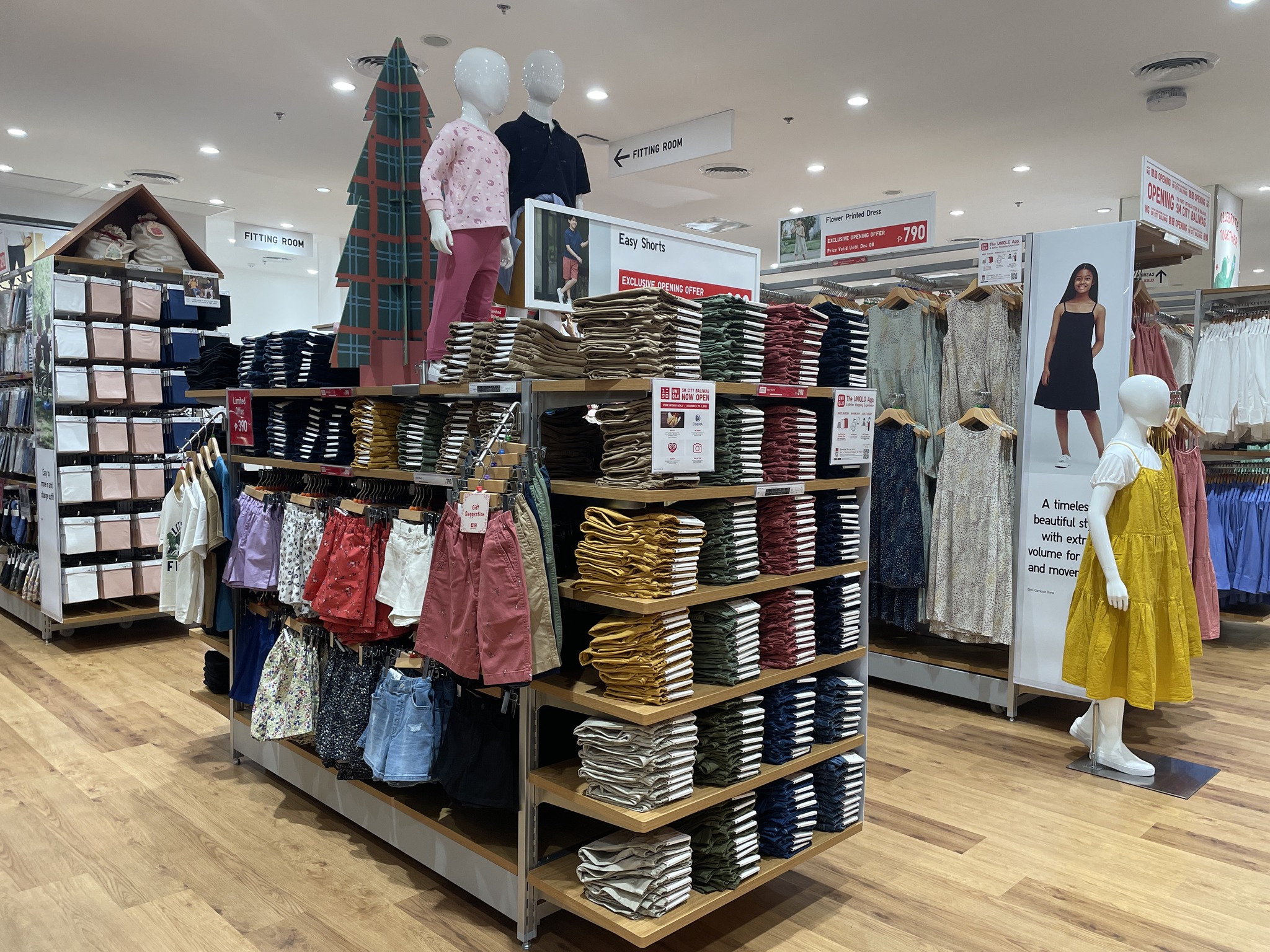 UNIQLO Opens Its First Store in Bulacan - iOrbit News Online